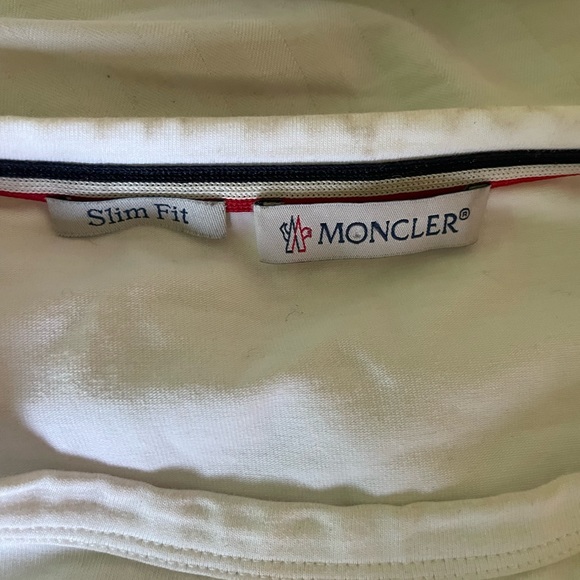 Moncler t shirt. - Picture 3 of 4